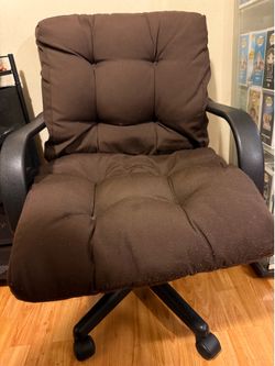 Used desk chair /with cover