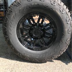 New/used Tire Set. 265/75/16R. 