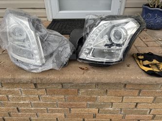 2005 Cadillac CTS Headlights *Brand New*