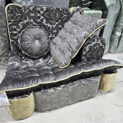 مجلس جديد للبيع من مجالس اليمن 40 فيت 12 متر 12 مدكا مع اللحاف ارتفاع 10 مع اللحاف 