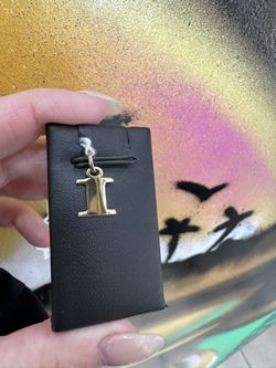 14k INITIAL LETTER I CHARM