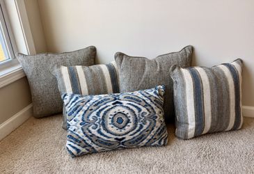 Decorative Throw Pillows – Set of 5