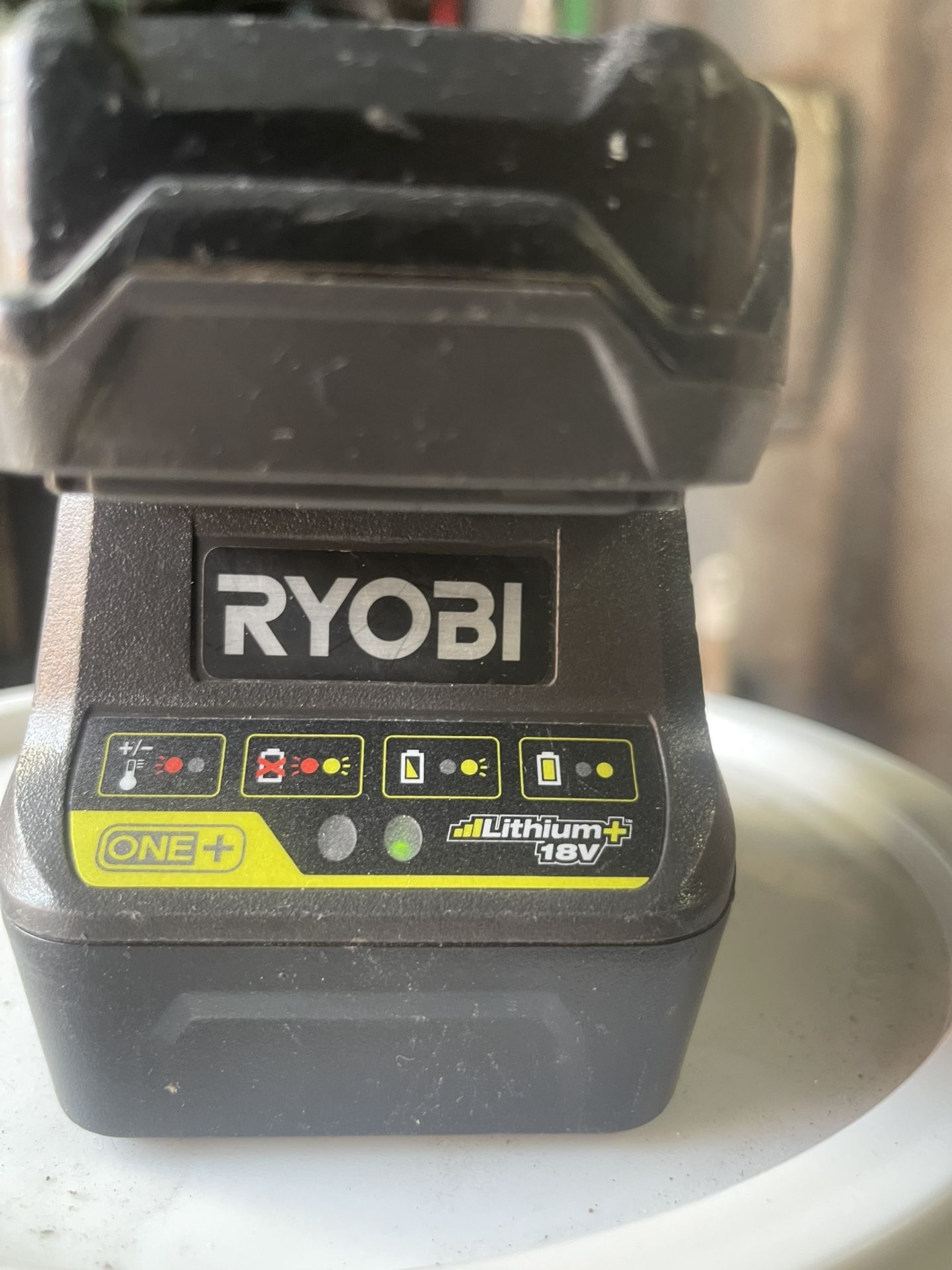 Charger Ryobi