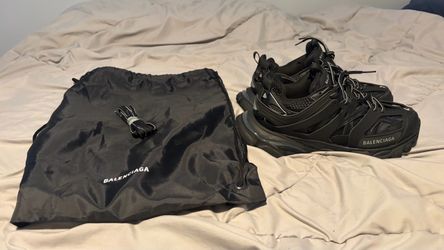 balenciaga track