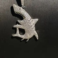17.5g 18k White Gold Shark Pendant 16.2ct Lab Grown Diamonds
