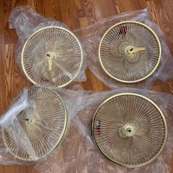 144spokes GOLD RIMS SELLING AS A SET FREE LINERS OBO. 