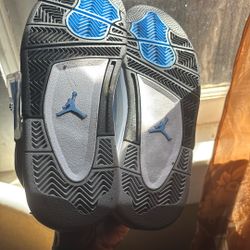 Jordan 4s