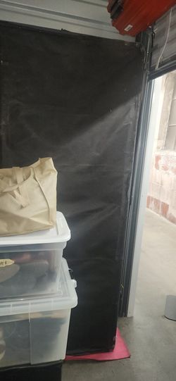 Mattress W/ Box Spring. Queen, It Has A Cover On The Mattrwss In Great Condition
