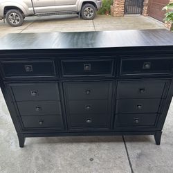 Black 9-Drawer Solid Wood Dresser with Mirror
