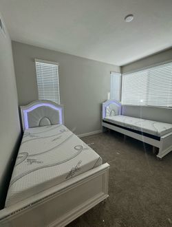 1 Cama Individual (Twin) + Colchón – $500 (Todo Incluido)