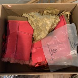 Pink uggs- new