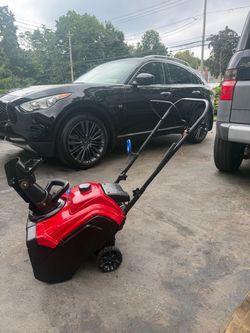 Beautiful Toro 4 Cycle 18” Single Stage Snow Blower with Electric Start