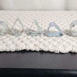 Vintage Lot of 5 Tin Metal Tiny Cookie Cutters Hors D'oeuvres Cakes Veggies 