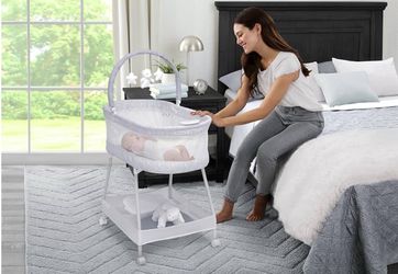 New Delta Children Curve Baby Bassinet, White/Grey