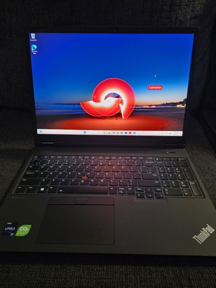 Lenovo ThinkPad P16v 2 TB SSD, 32GB Ram, RTX 2000
