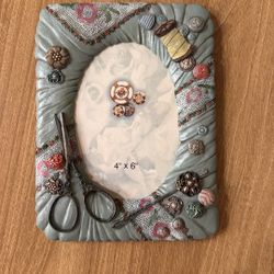 Sewing-Themed 4x6 Picture Frame – Vintage Style – Buttons, Scissors, Thread Spool