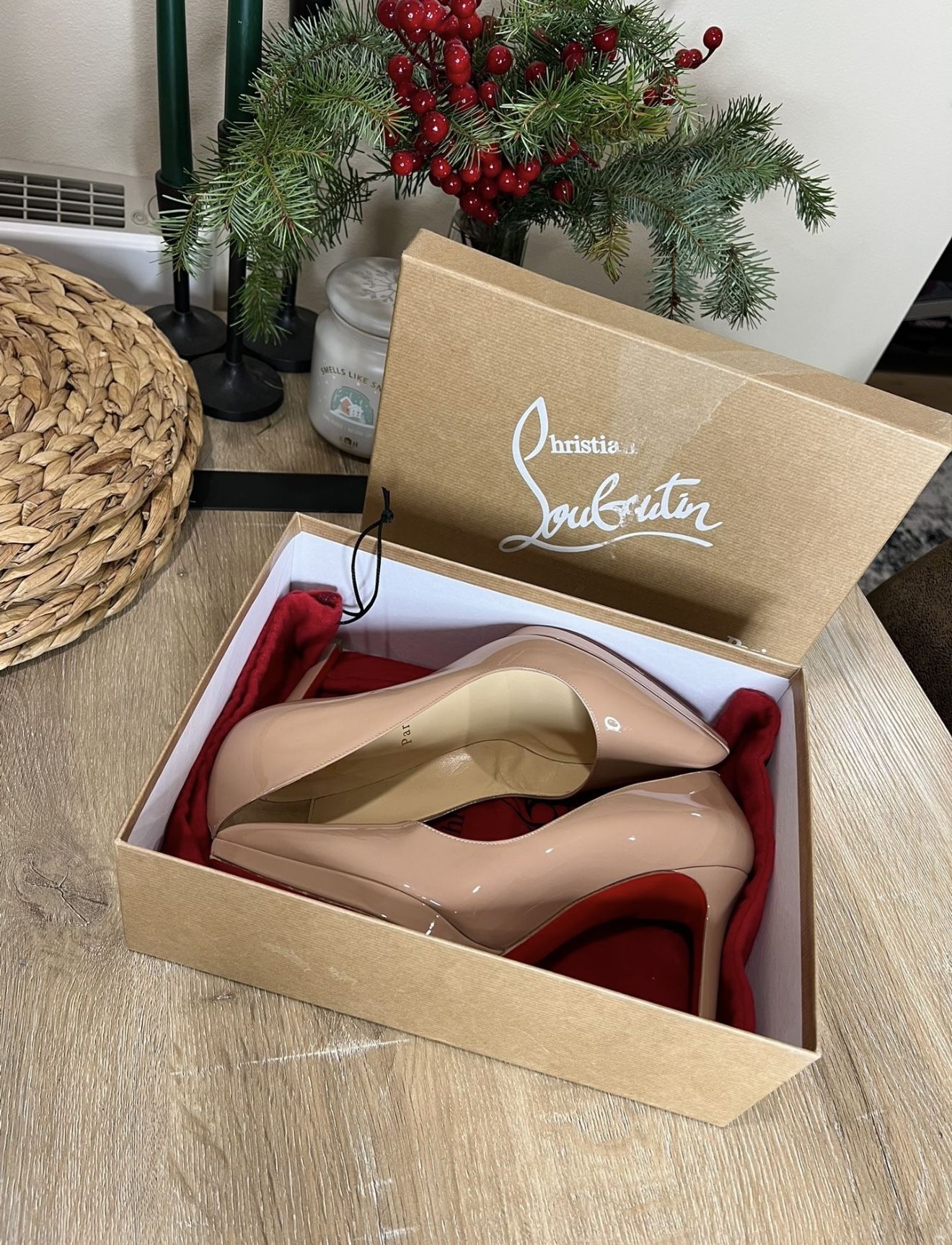 Christian Louboutin Pigalle 100 Nude Patent Leather Pumps size 9(40.5)