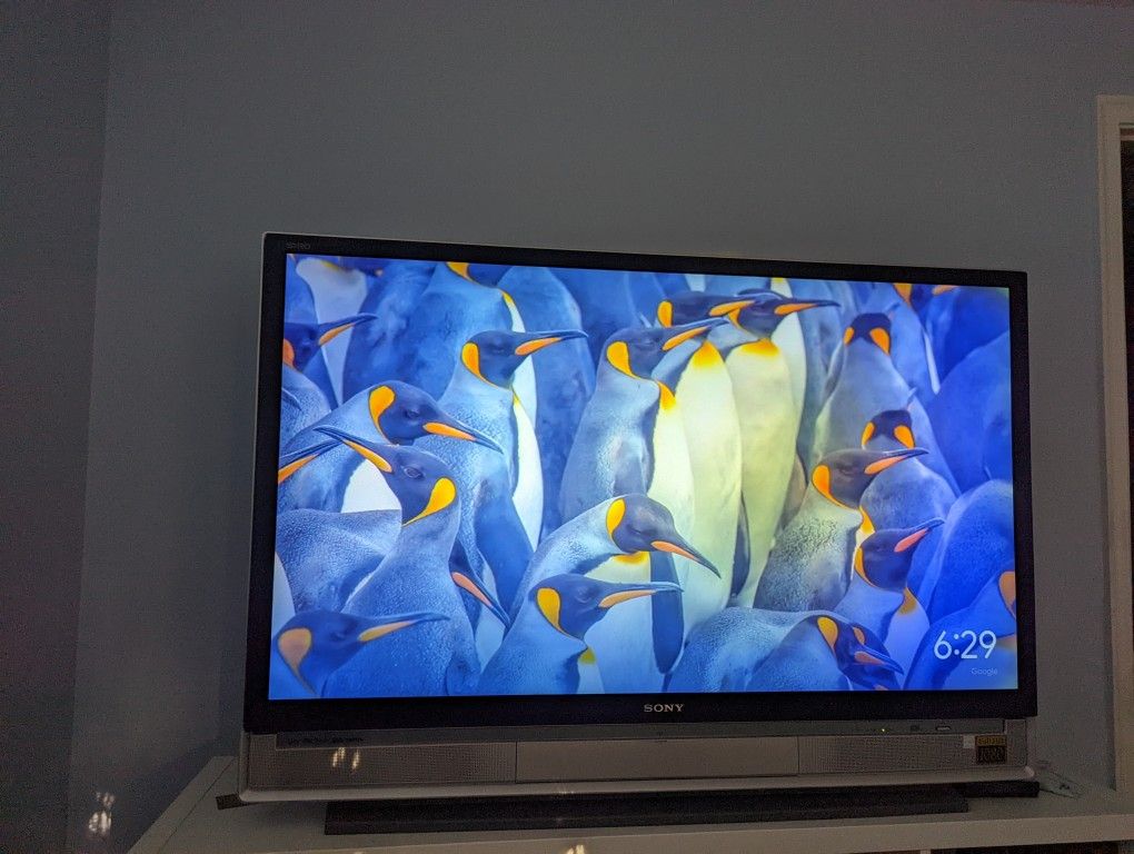 50" Sony SXRD Projection HDTV 1080p KDS-50A2000