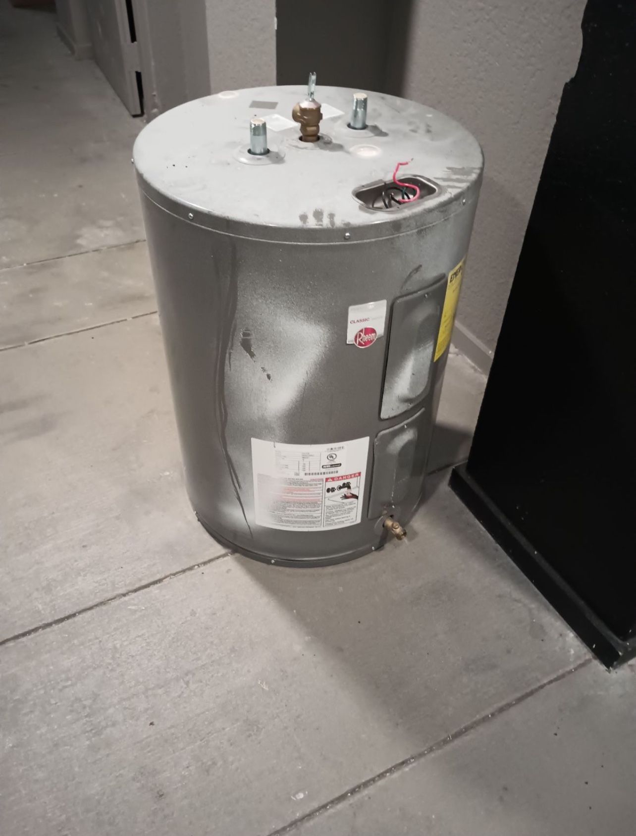 *FREE* Electric Water heater *SEND BEST OFFERS*