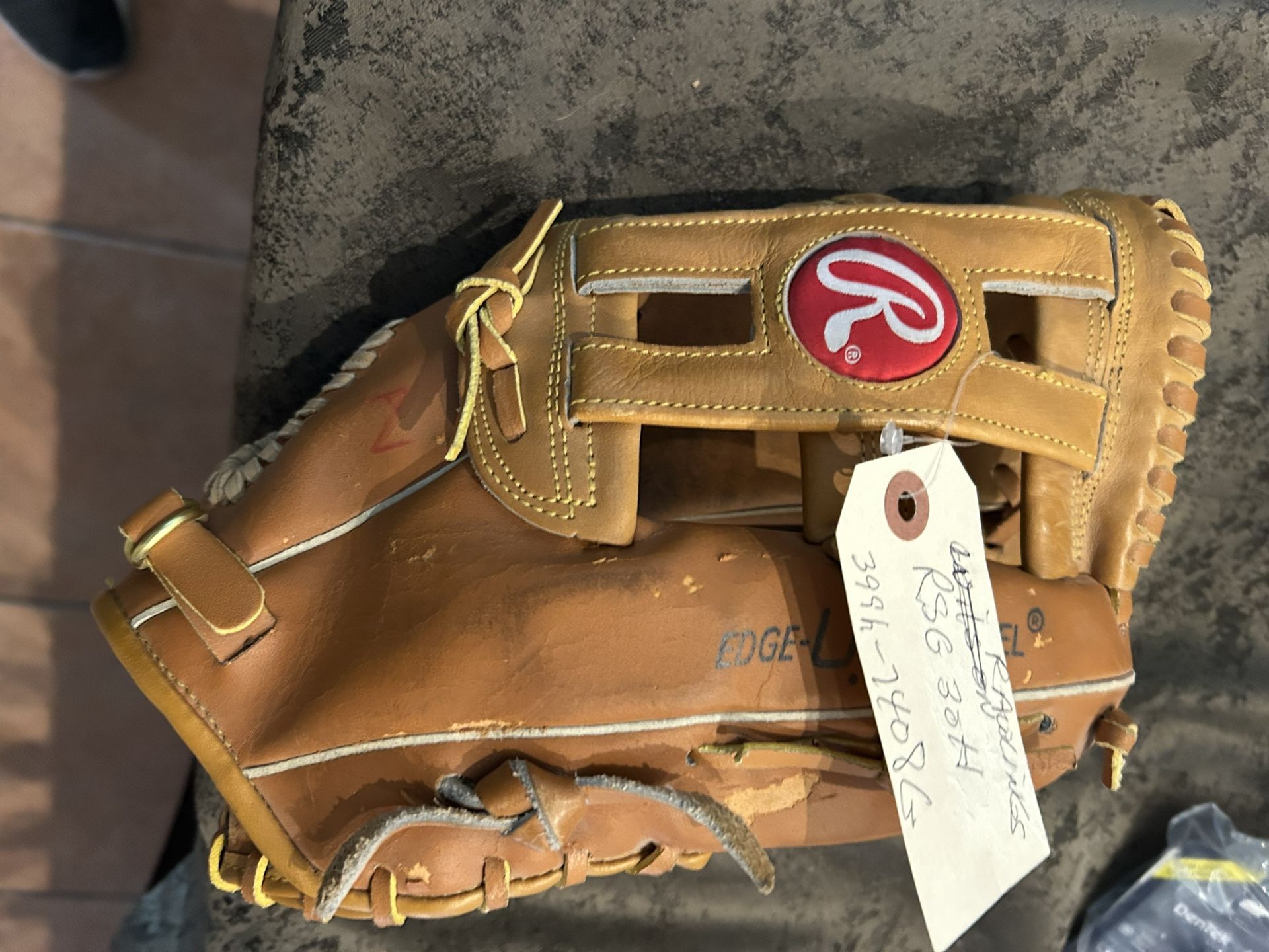 Rawlings RSG30H Real Leather Baseball Glove Size Is 13 Inch