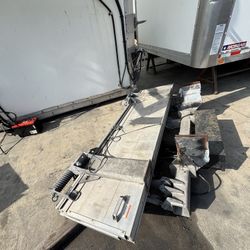 Tuck Away Lift Gates And Rail Liftgates