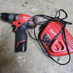 Milwaukee M12 Drill 