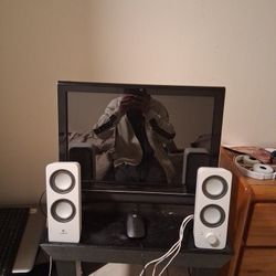 Hp Touchsmart Iq500 with Logitech Speaker