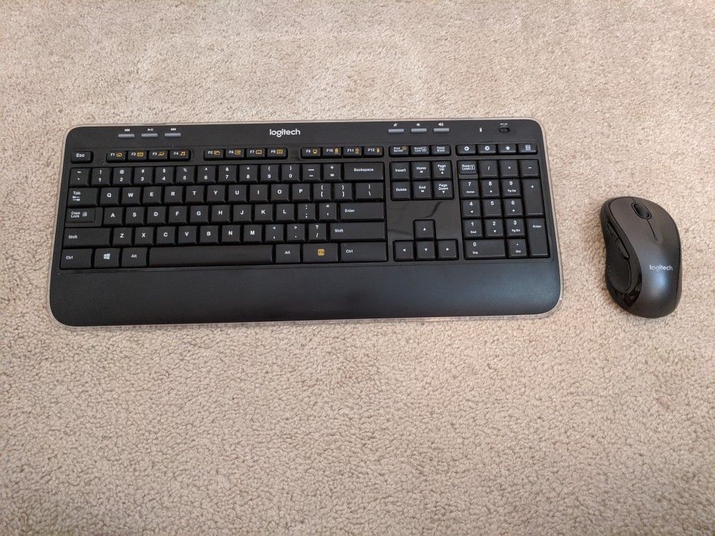 Logitech Wireless Keyboard and Mouse, K520