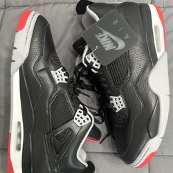 Air Jordan 4 Bred