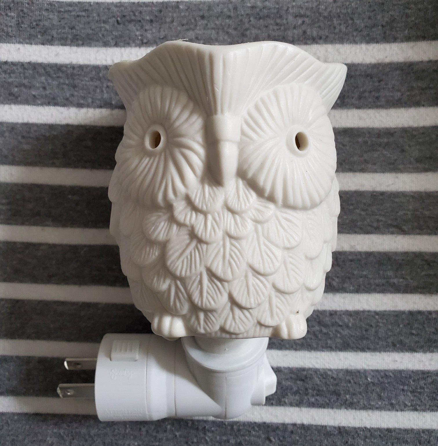 Owl "Whoot" Scentsy Small Plug-In Warmer