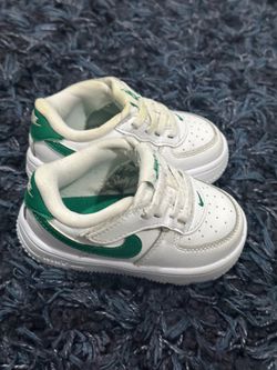 Nike baby shoes size 6