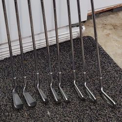 RH Iron Set And Bag