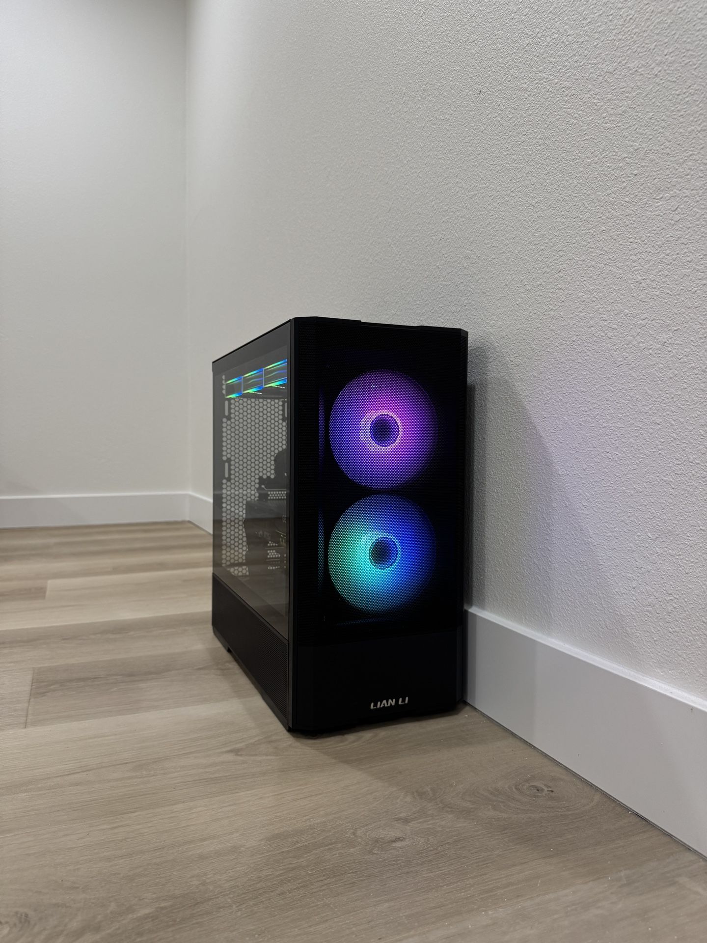 High End RTX 5070 Gaming PC