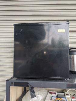 Magic chef mini fridge