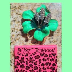 BETSEY JOHNSON "HAWAIIAN HIBISCUS!" GORGEOUS GREEN FLOWER BROOCH NEW!