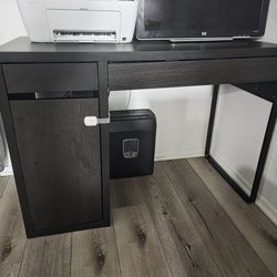 Ikia computer desk