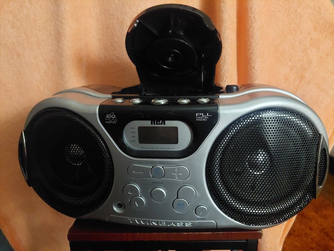 RCA Compact Disc Audio CD-R /RW Compatible MP3 Player