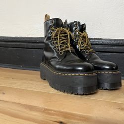 Dr Martens Vegan Jadon Max Boots