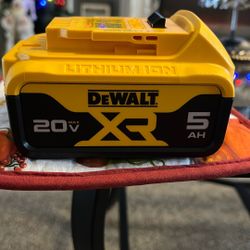 DEWALT 20V MAX Premium Lithium-Ion 5.0Ah Battery Pack Questions & Answers (https://offerup.com/redirect/?o=NzYzLk5ldy9OdWV2YQ==