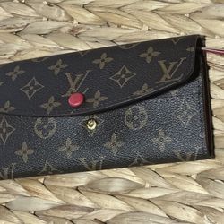 Louis Vuitton Sarah Wallet Pop 