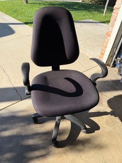 Black office chair