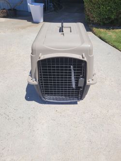 Petmate travel carrier