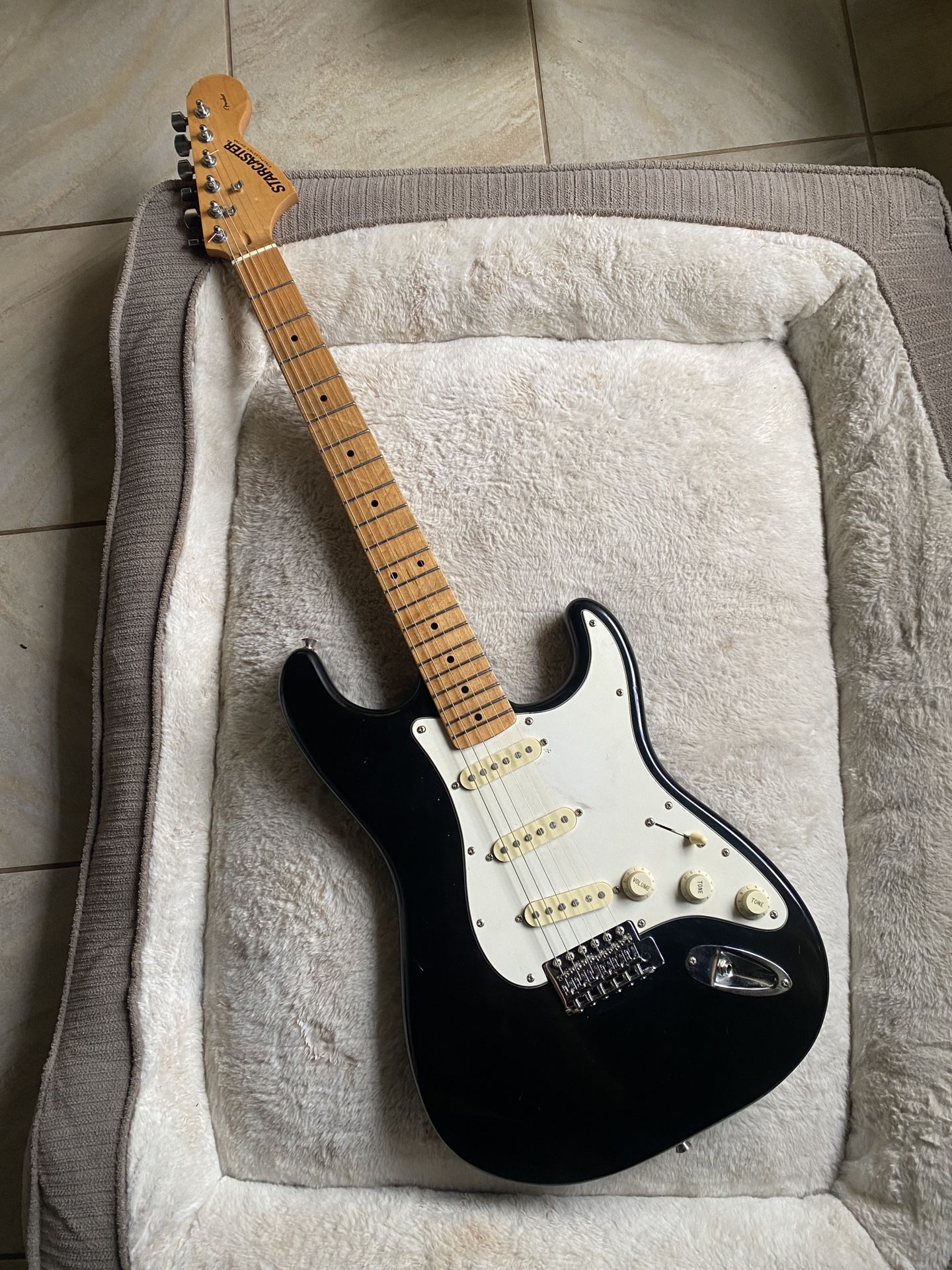fender starcaster stratocaster