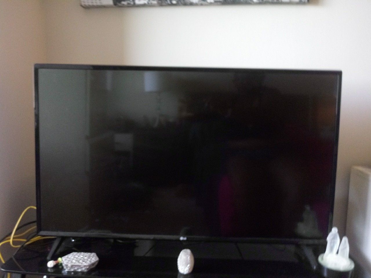 43 inch with glass stand