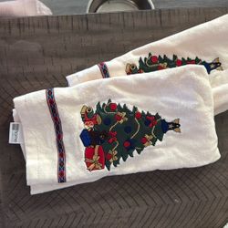 16 Christmas Hand Towels And Large Tablecloth 