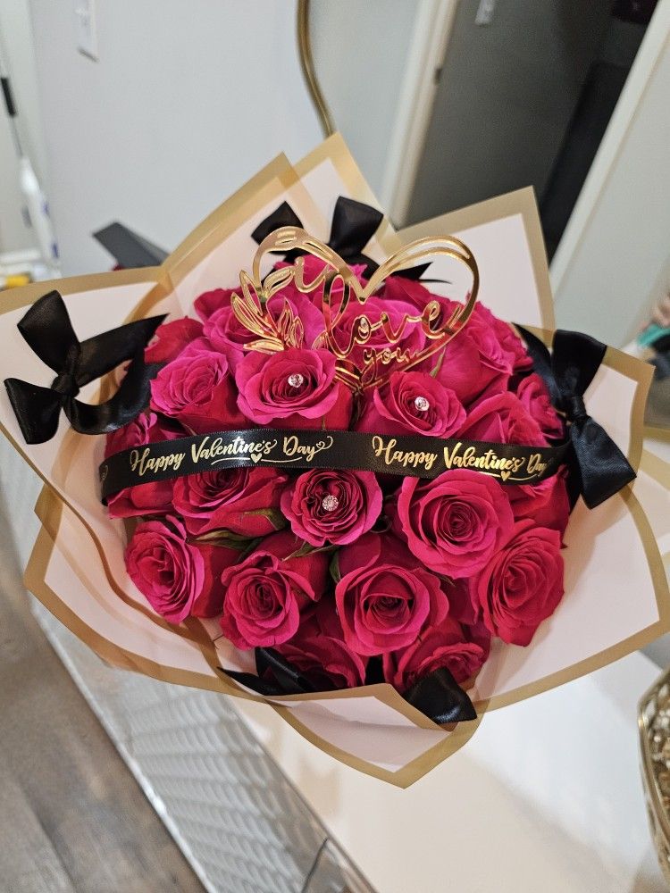 Rose Arrangement/ Ramos De Rosas