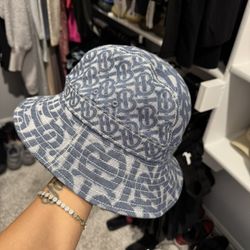 Burberry Bucket hat