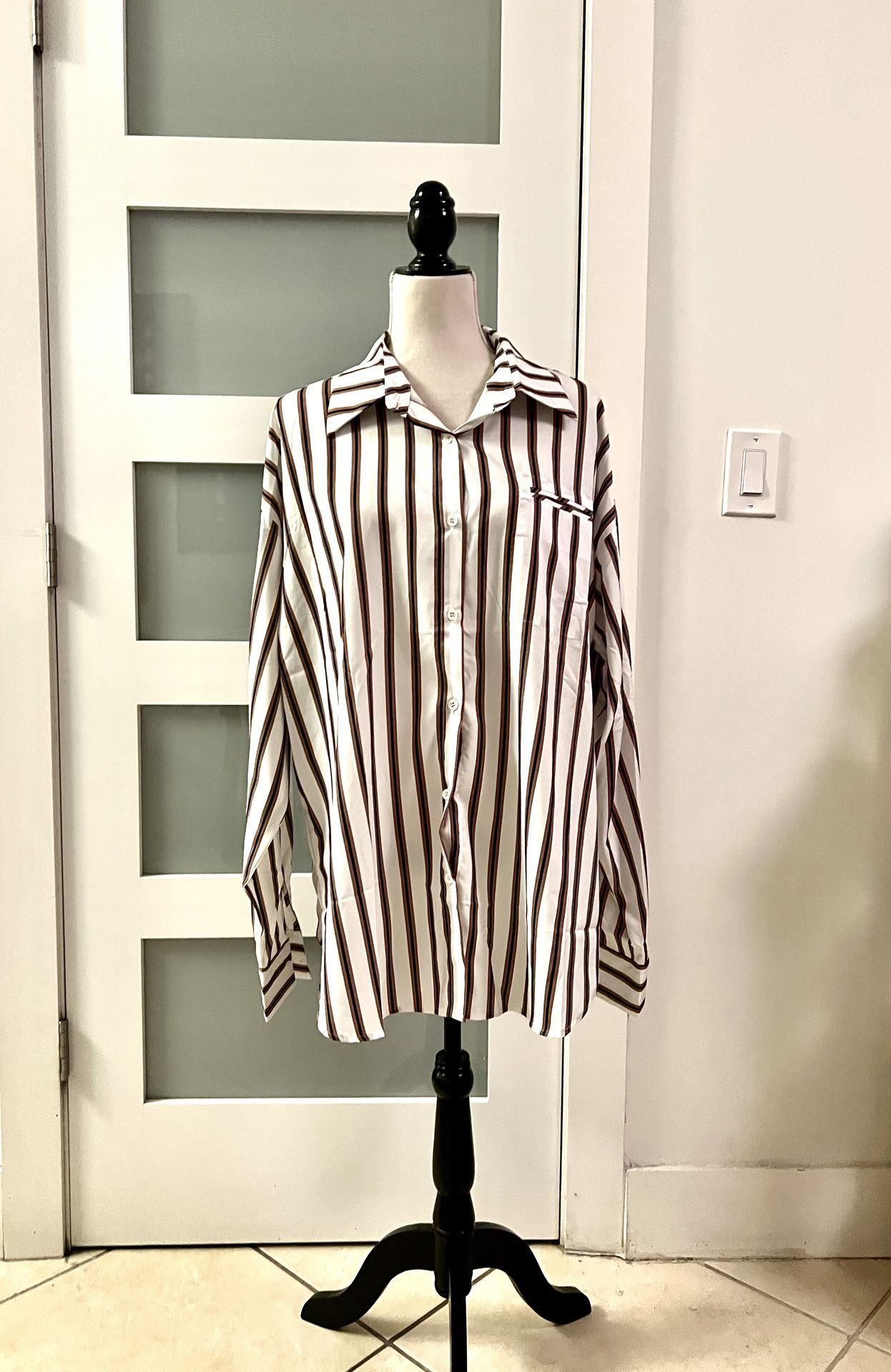 Dazy white tunic blouse with brown stripes size XL