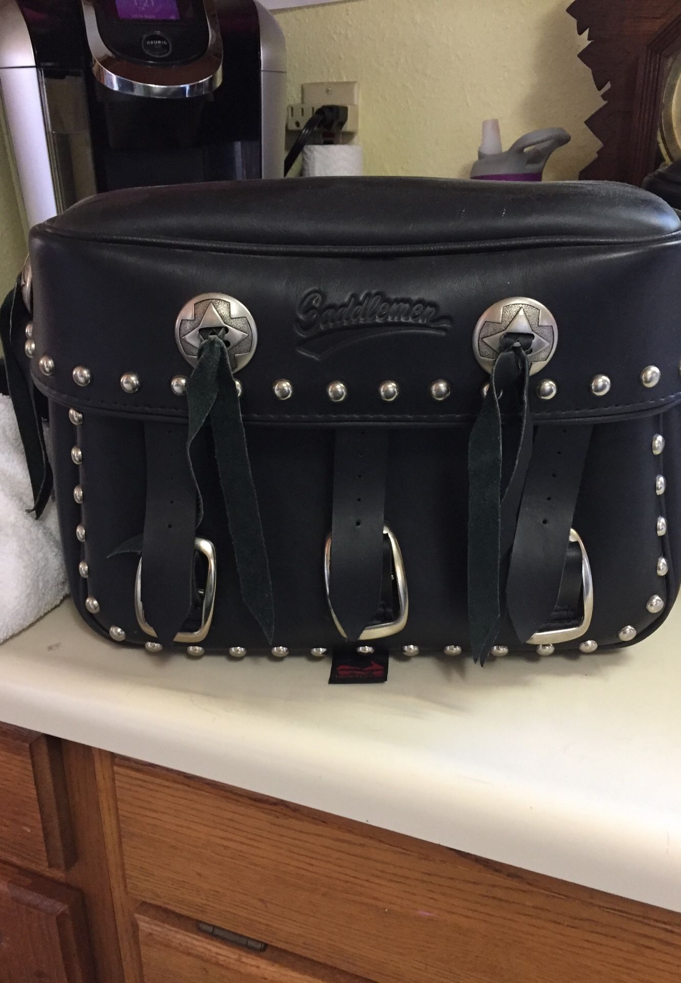 Harley Davidson Leather Saddlemen bags. Never installed.