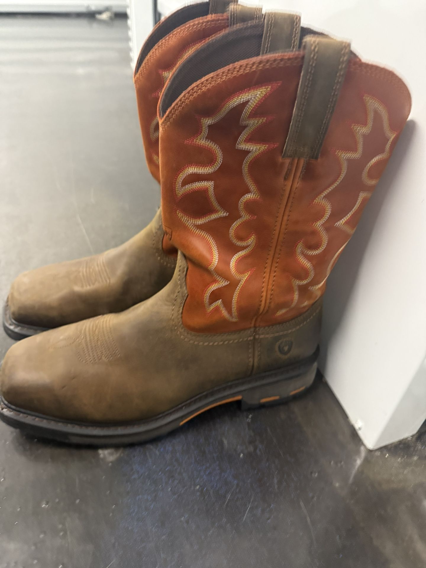 Ariat Intrepid Venttek work boots. Composite toe size 13EE